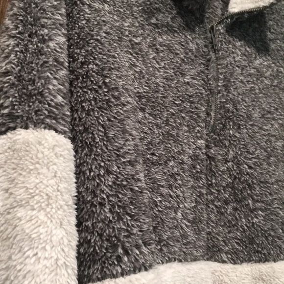 Fleece Pullover - Picture 2 of 5